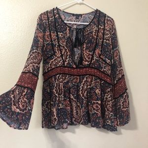 American Eagle Flowy Top